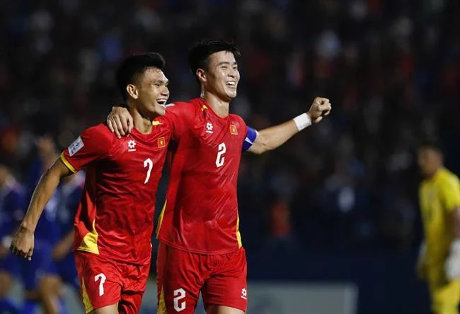 Hình ảnh tượng trưng cho giới hạn trách nhiệm và chơi công bằng tại 77 Ball Link Mới